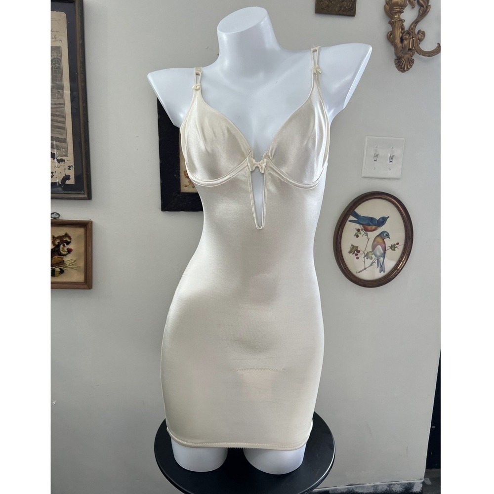 Marilyn Monroe by Warner's Vintage Cream Liquid Second Skin Slip Dress Size 36B